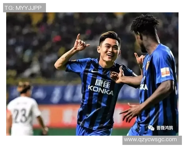 足球明星佩戴手套的高清图片展示与解析